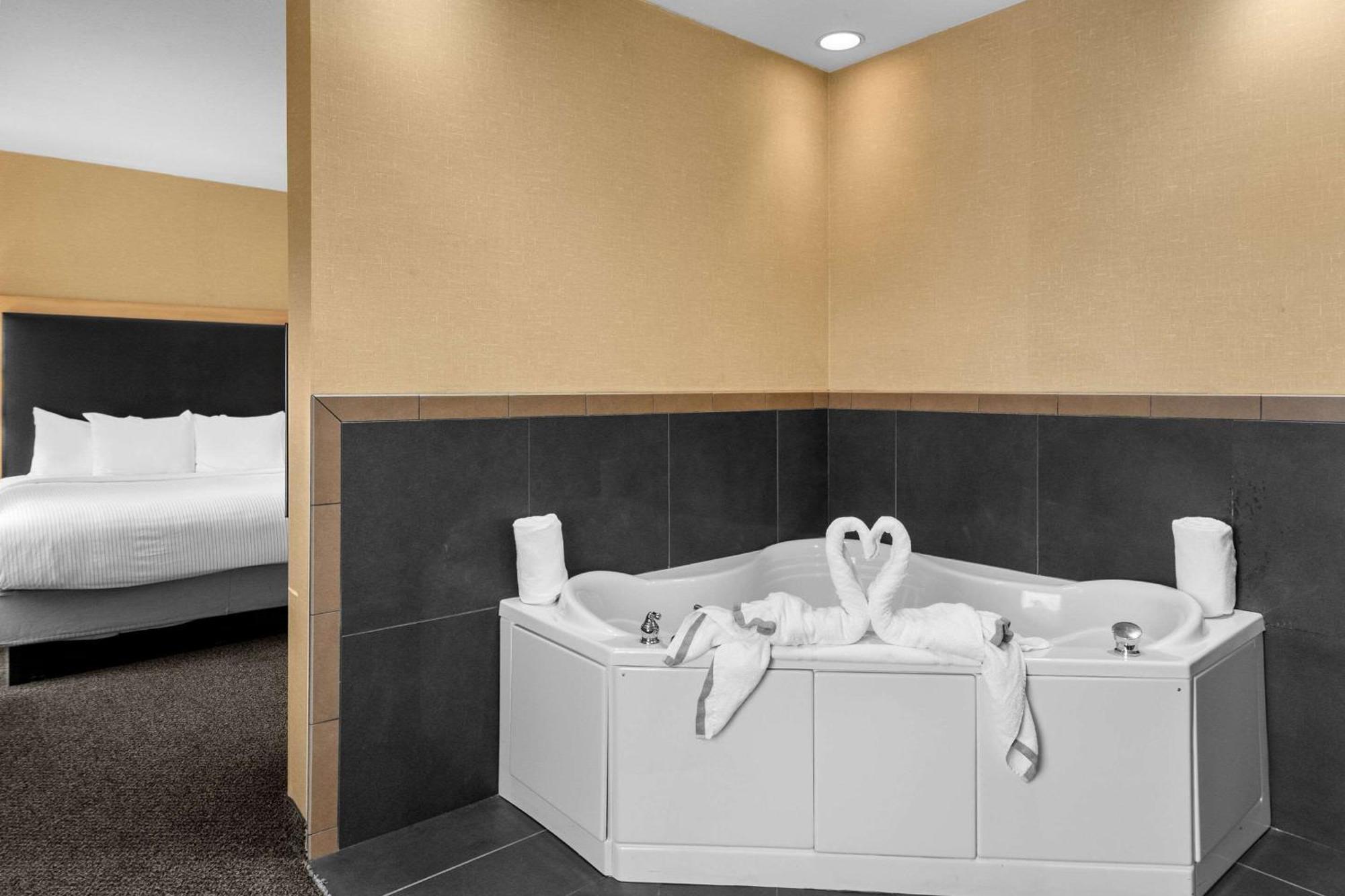 Cambria Hotel Columbus - Polaris Экстерьер фото