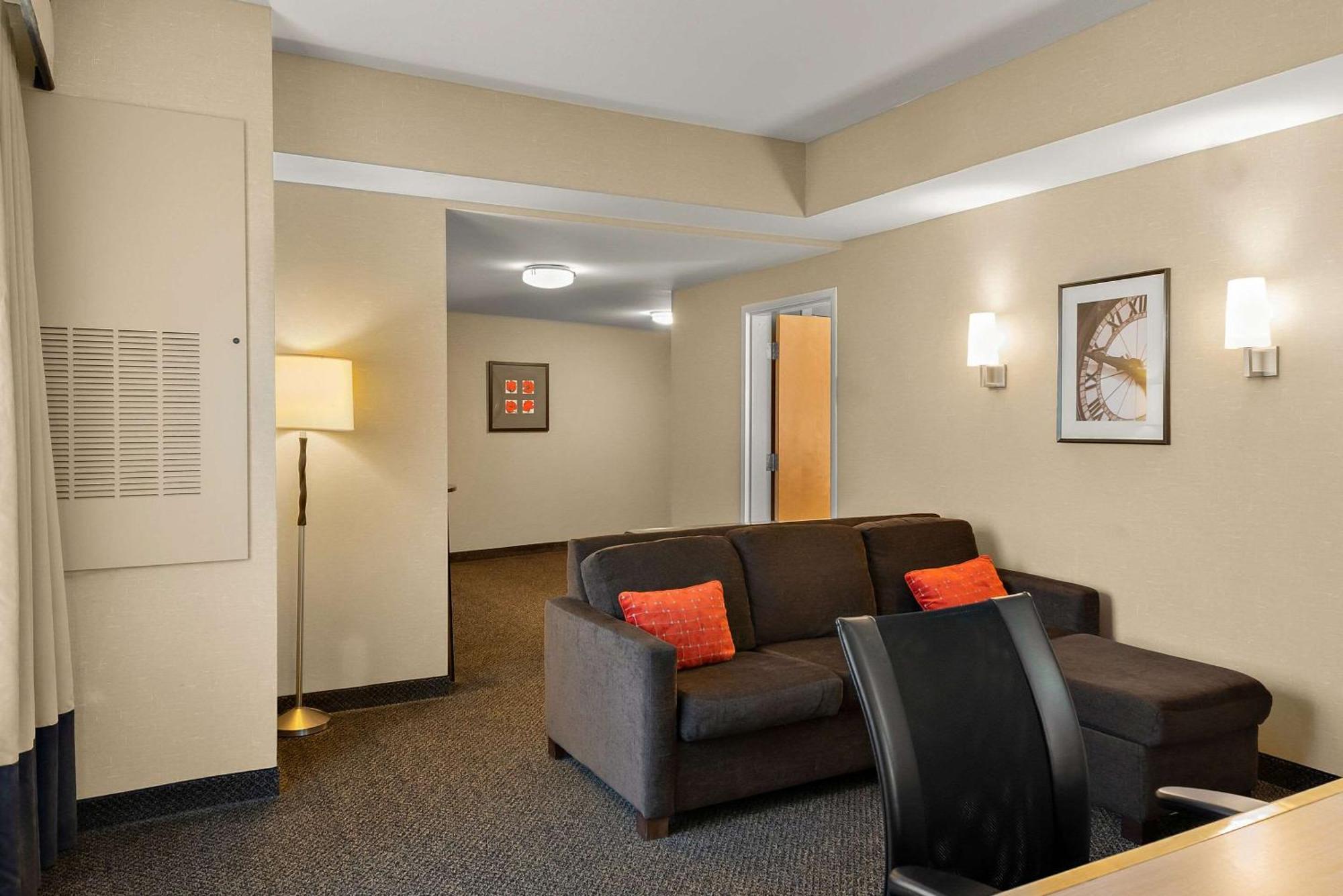 Cambria Hotel Columbus - Polaris Экстерьер фото
